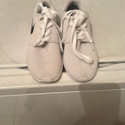 Woman Nike Size 6 1/2 $10