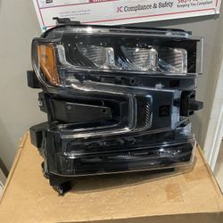 2019-2021 Chevy Silverado Right Headlight 