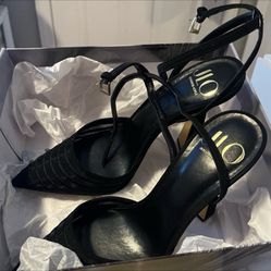 Brand New Never Worn Black Heels Pumps JLO