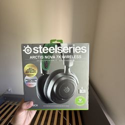 SteelSeries Artics Nova 7x wireless gaming headset 