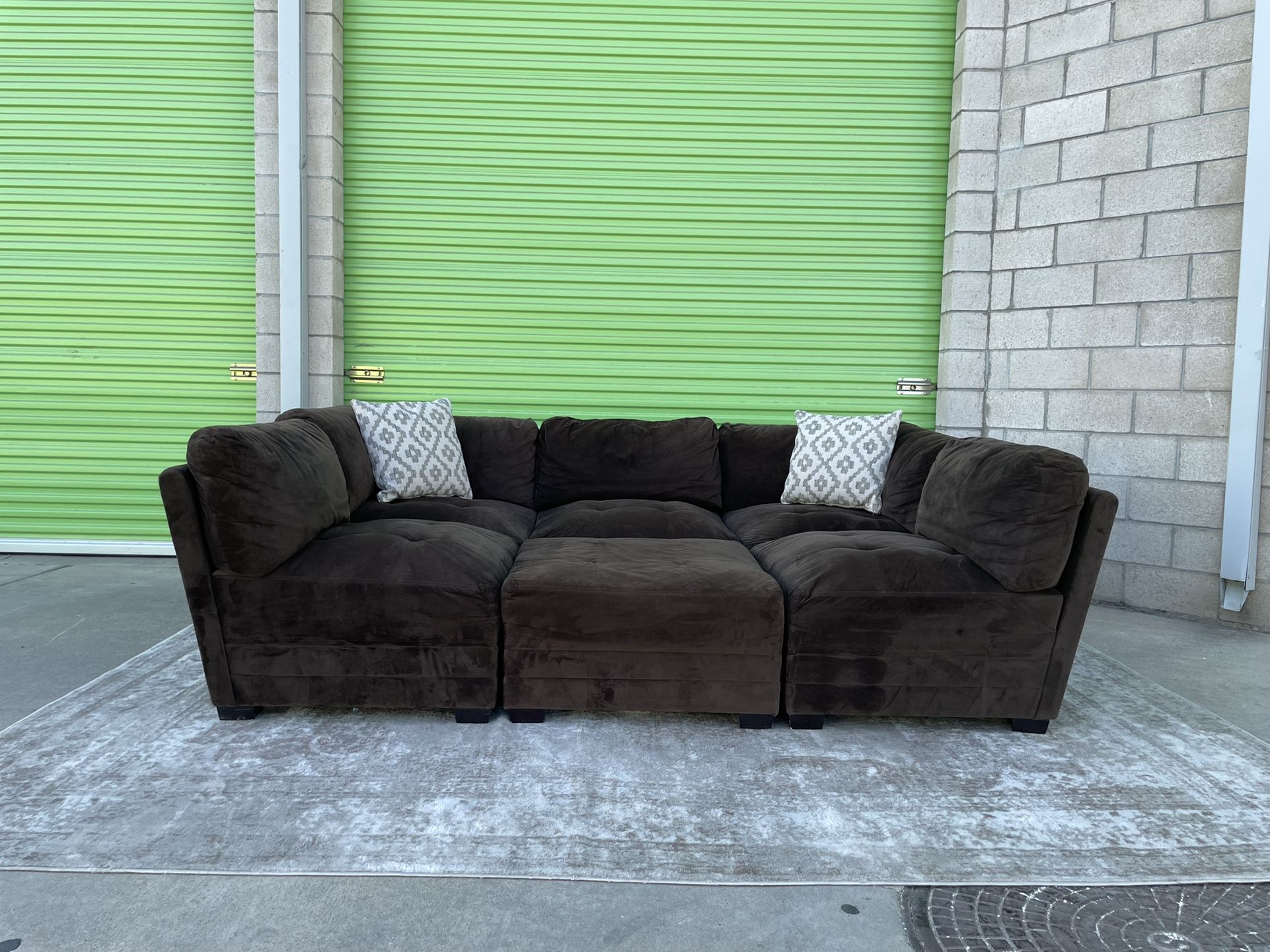 *Free Delivery* 6 Piece Modular Sectional Couch Sofa & Ottoman