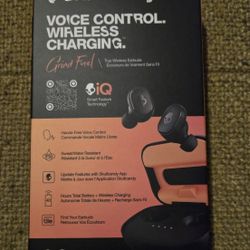 Skullcandy Voice control. Wireless charging