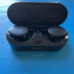 Bose Sport Wireless Noise-Cancelling Earbuds 