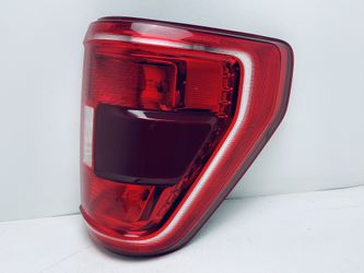 2021-2023 FORD F150 RIGHT PASSENGER SIDE TAIL LIGHT LED W/OUT BLIND SPOT OEM
