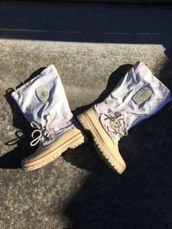 Ladies sorel snow boots 9
