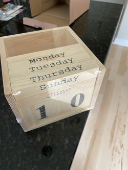 Decorative Cube Desktop Block Calendar Pen Holder