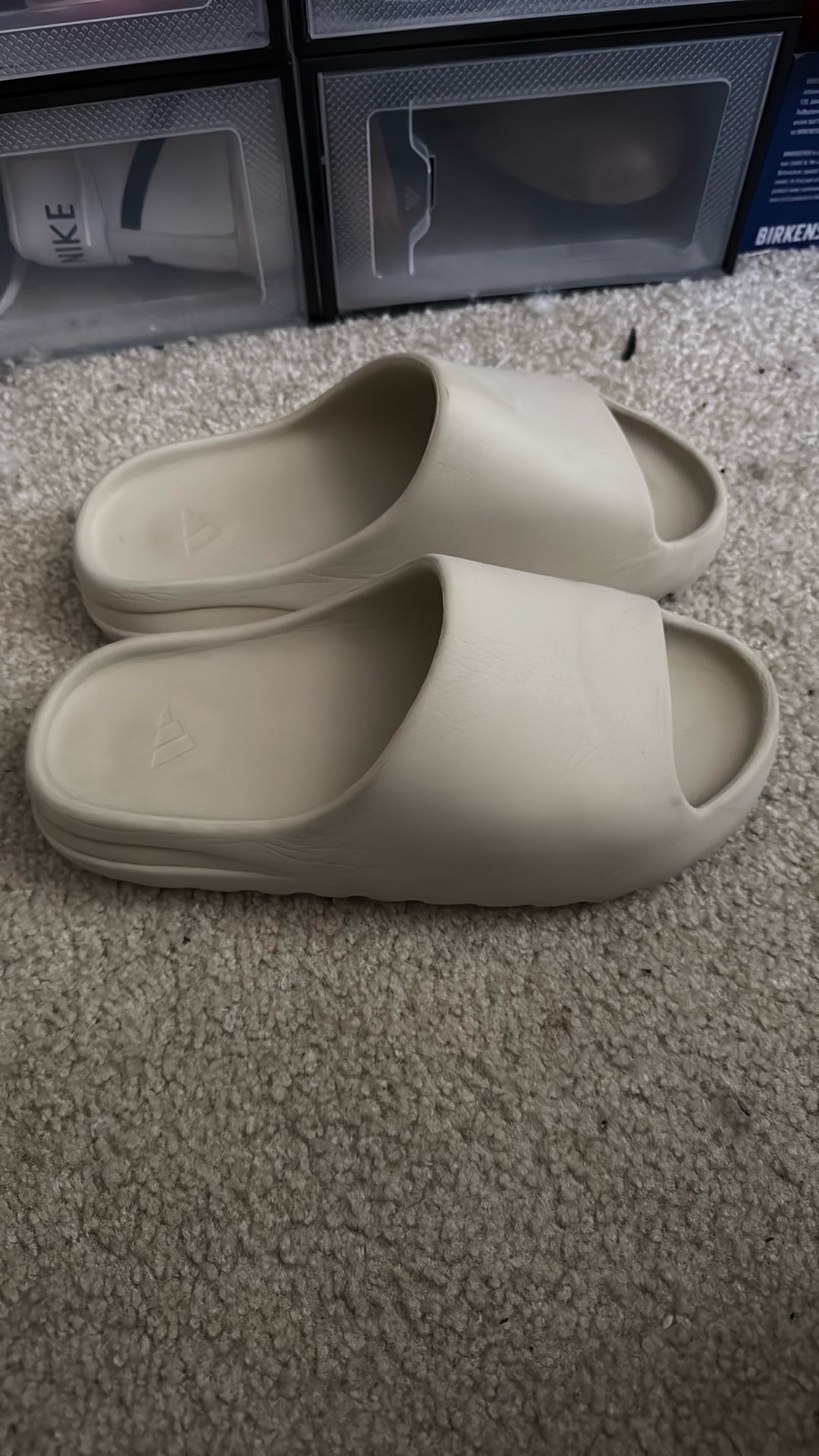 Yeezy Slides Bone Size 9 display picture 2
