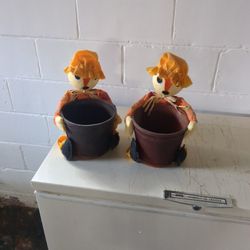 2 Flower Pot Holders 