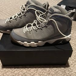 Size 6 , Cool Grey Jordan 9