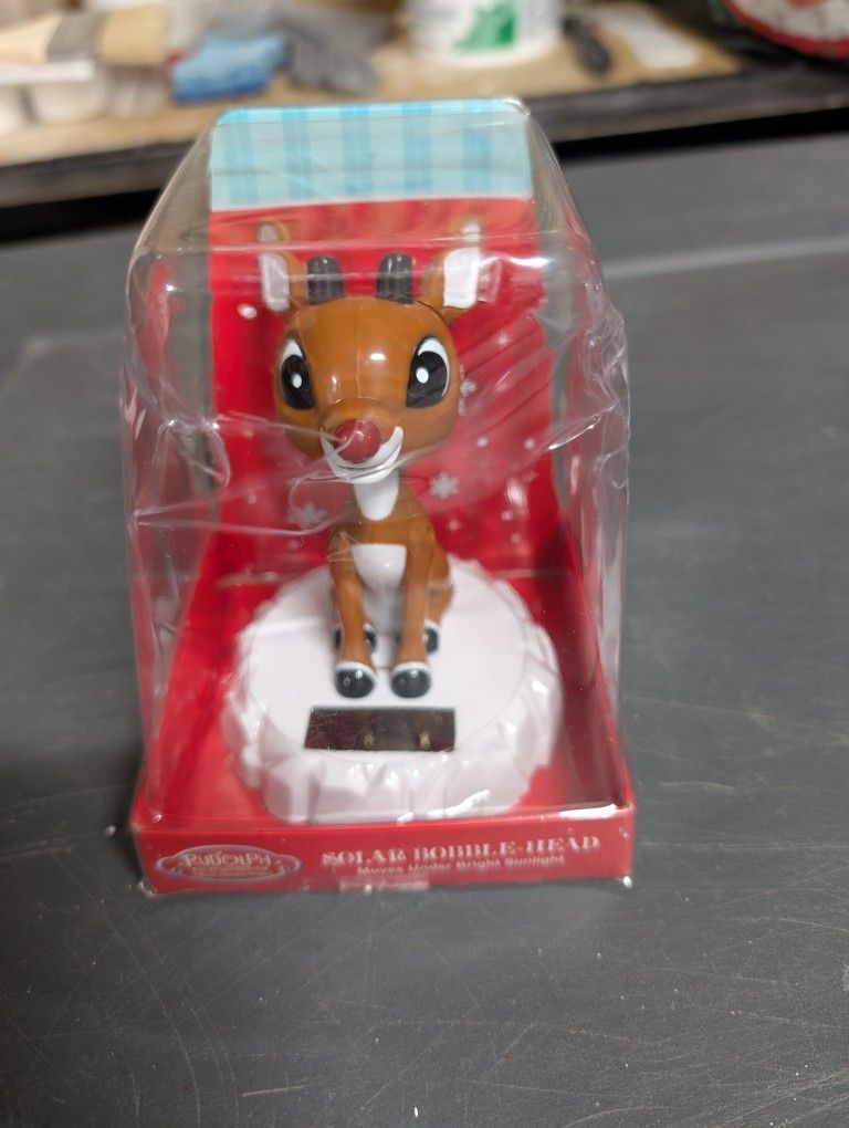 Rudolph The Red-Nosed Reindeer Solar Bobble-Head
