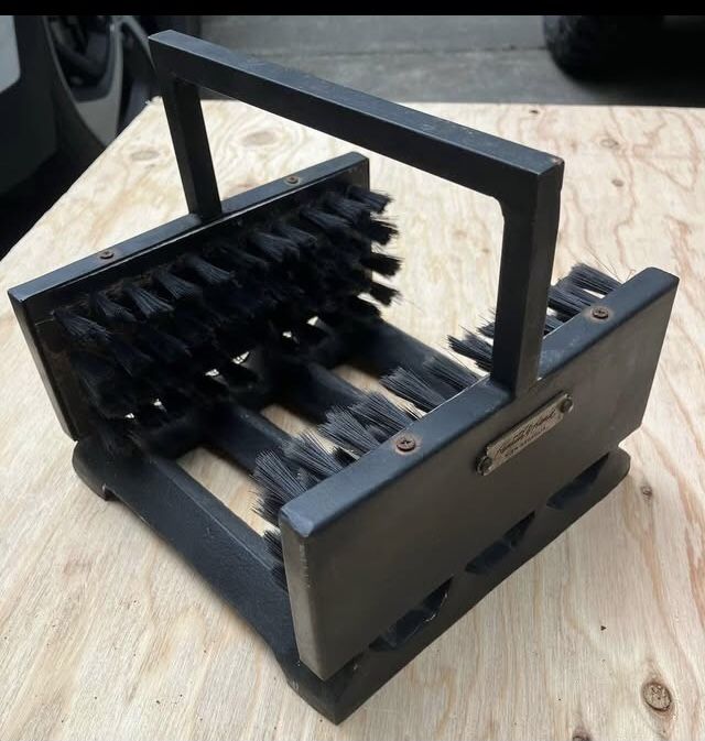 Boot Scraper By Hearth And Hand with Magnolia