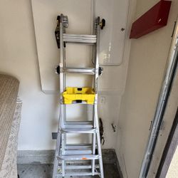 Gorilla ladder 22ft / 300lb Capacity /Tool Hangers  - New