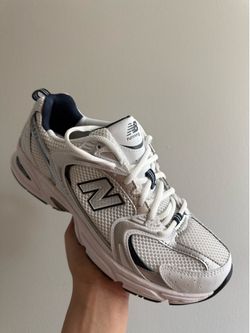 New Balance Sneakers 530. Size: 7.5 for Men and 9 for Women