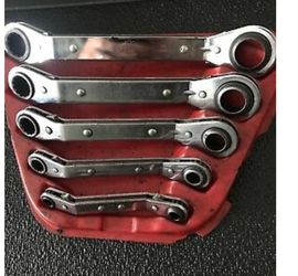 MAC offset angled SAR Ratcheting Wrench