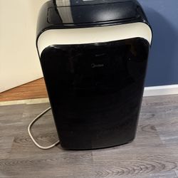 10,000 BTU’s Portable A/C for salle