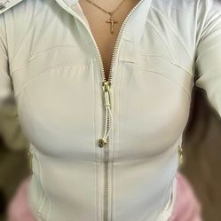 Lululemon Women’s Light Ivory Gold Define Cropped Jacket Thumbholes Pockets