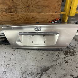 Toyota Camry Trunk (2002-2004)