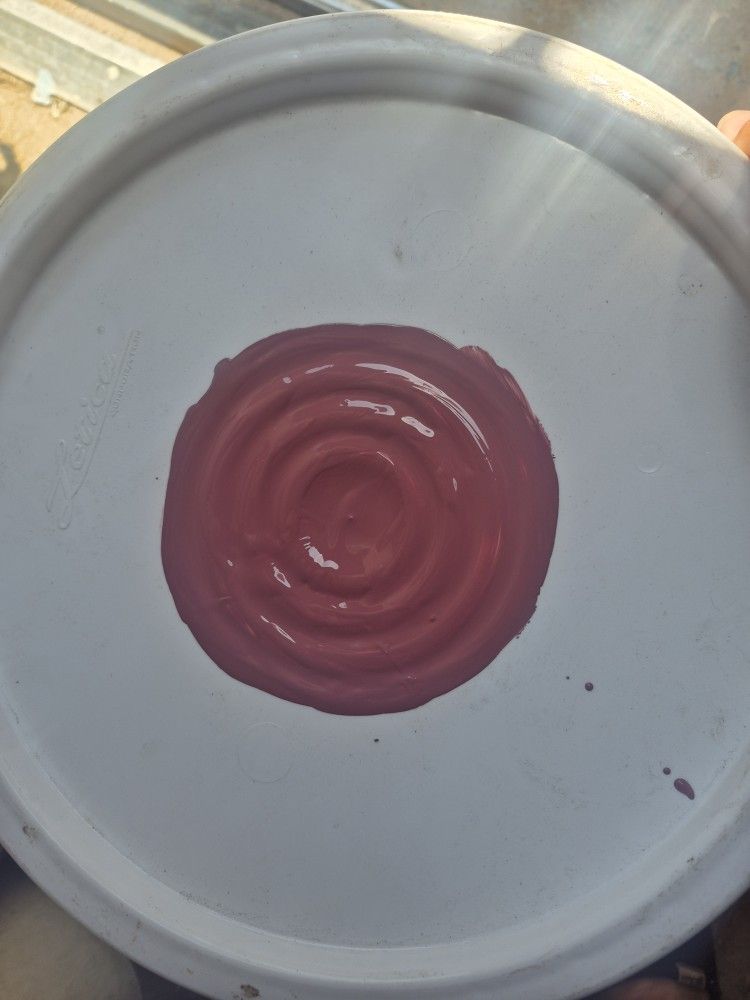 Pintura Nueva Guinda De La Marca Behr $85 Semi Gloss