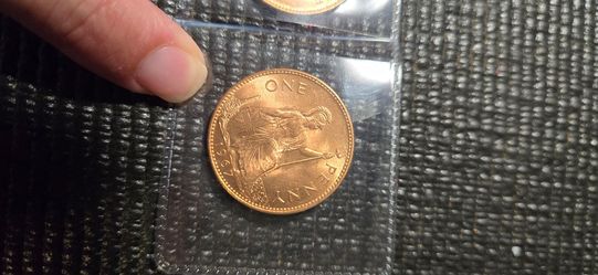 Queen Elizabeth II Gold Sovereign Coin
