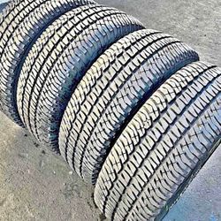 275/70/18 Vendo Un Set De Llantas Marca Michelin Con Un 80% De Vida Las 4 