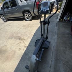 gold's gym stride trainer 410