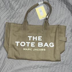 GUESS TOTE BAG LIKE NEW for Sale in Chicago, IL - OfferUp
