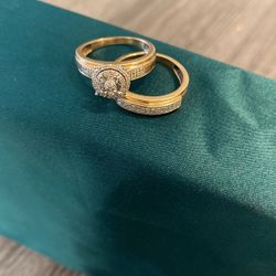 Beautiful Wedding Ring Set 10k Gold