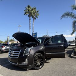 2015 Cadillac Escalade Premium – AWD – Luxury SUV