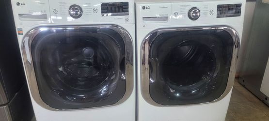 LG Jumbo Washer and Dryer Electric
