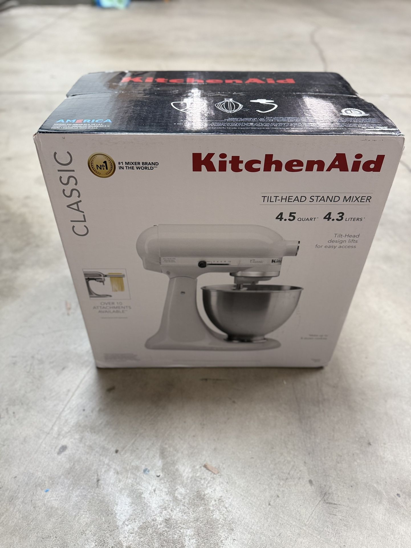 KitchenAid Classic Series 4.5 Quart Tilt-Head Stand Mixer K45SS, White