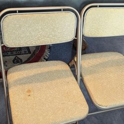 2 Folding Samsonite chairs
