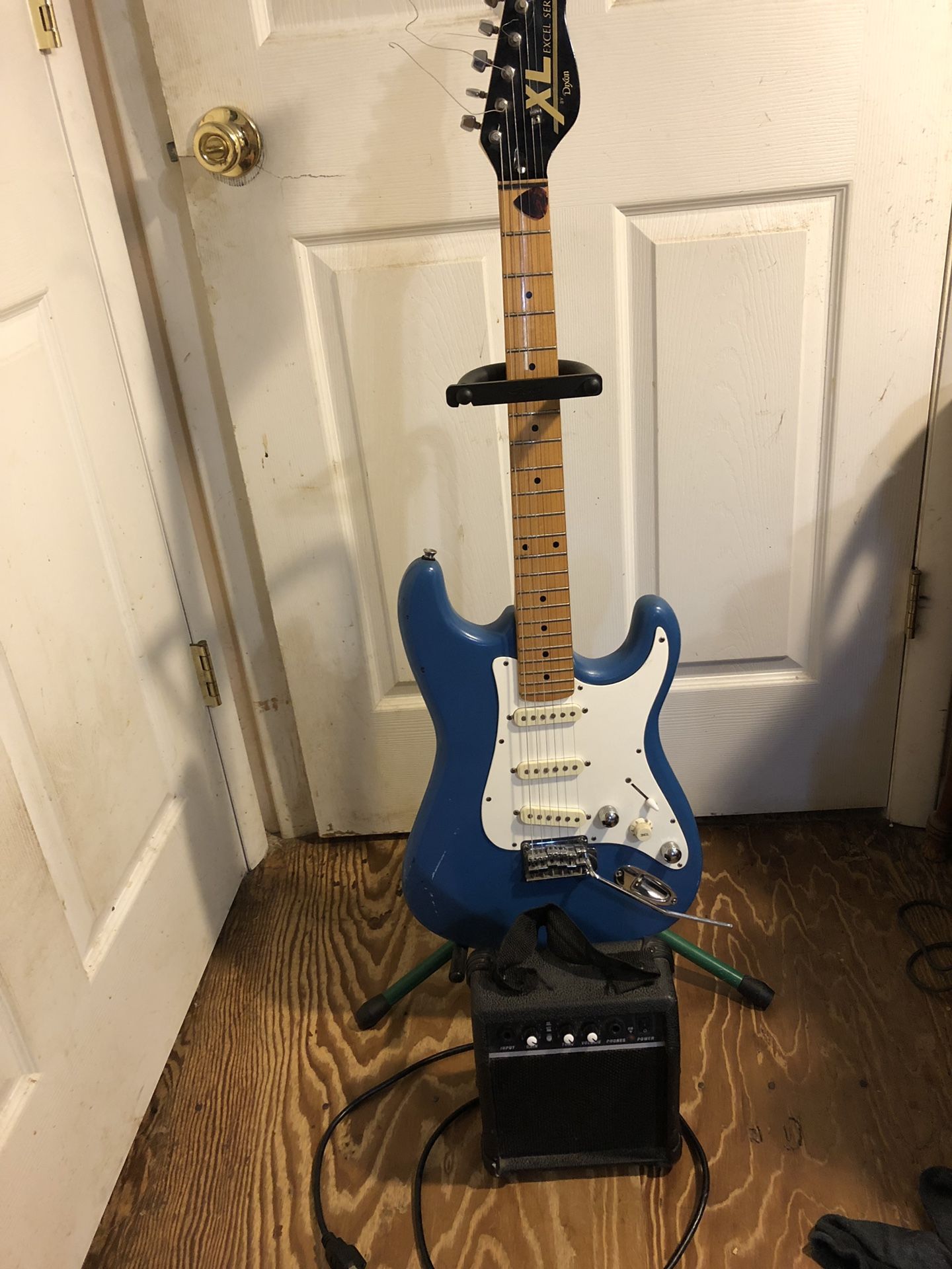 Dixon excel XL series electric guitar