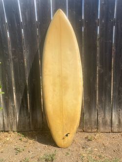 Single fin surfboard