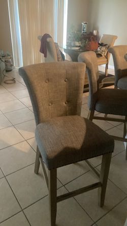 Set of 3 Tufted Bar Stools