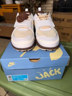 Brand New Travis Scott x Nike Zoom Field Jaxx “Light Chocolate” – Men’s 10.5 – Deadstock NIB!