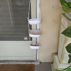 Plantero De 3  Unidades Nuevo En Su Caja   Tengo 2 A 20 Cada Uno  $20 Each