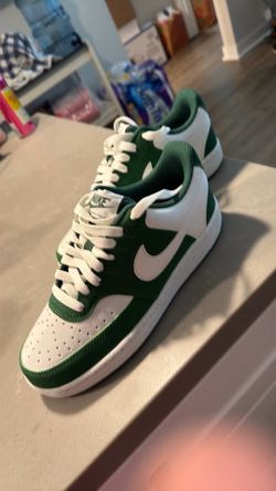 New Nike shoes size 8.5