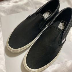 VANS Unisex Classic Slip-On Perf Leather Sneaker Black Size Men 9.5/Women 11