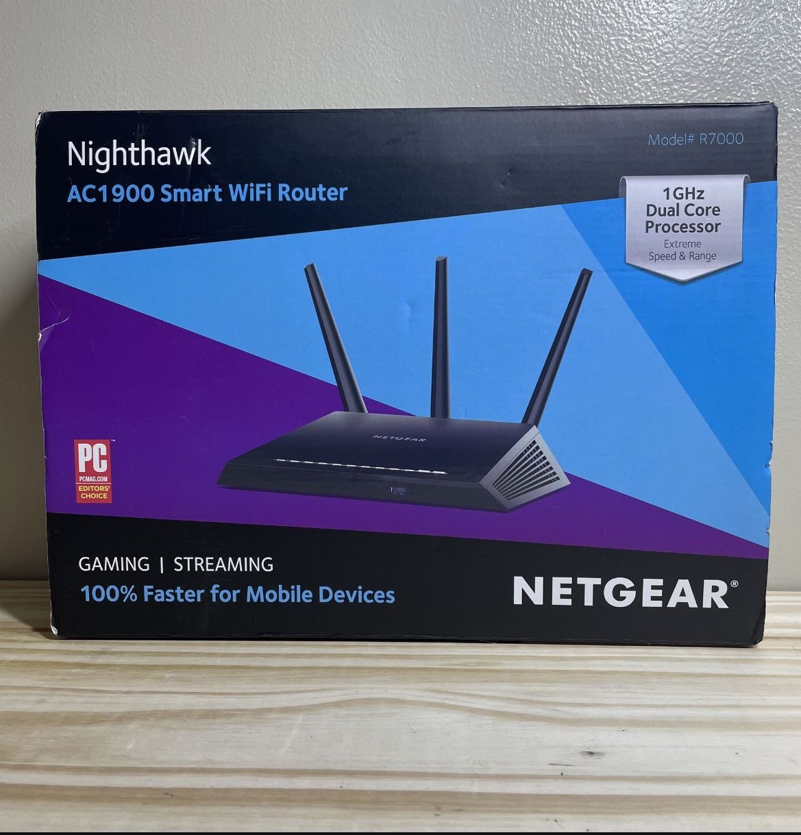 NETGEAR - Nighthawk AC1900 WiFi Router - Black (R7000-100NAS)