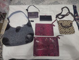 Vintage Coach Wristlet crossbody and shoulder bag