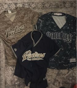 Women’s Medium Padres Jersey Lot