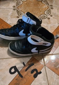 Black and white Nike Size 9