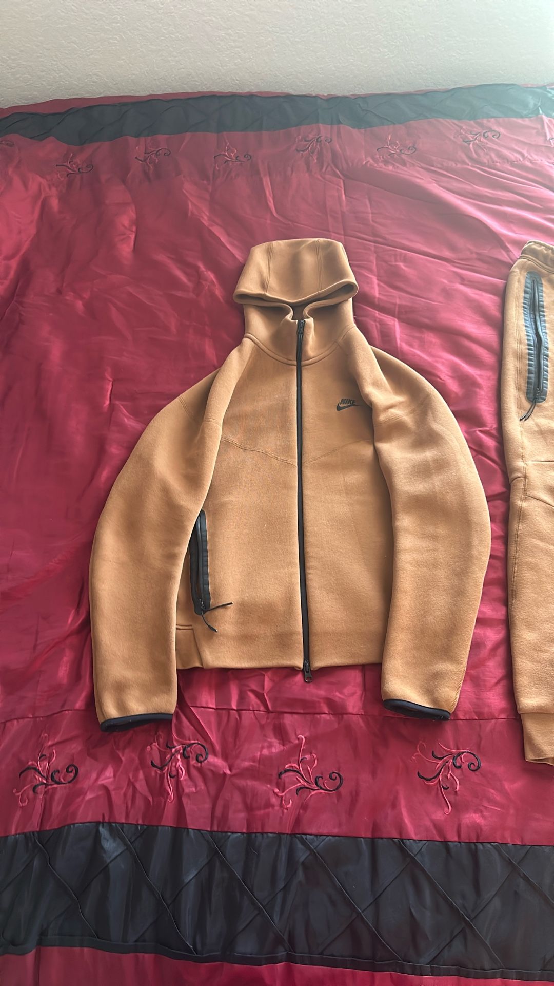 Nike Tech Sweatsuit