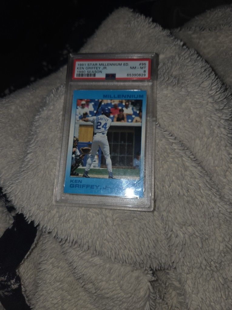 PSA 8 king Griffey Jr 2001 Baseball Card 