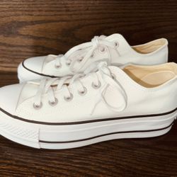 Women’s Converse Chuck Taylor Platform Sneakers 