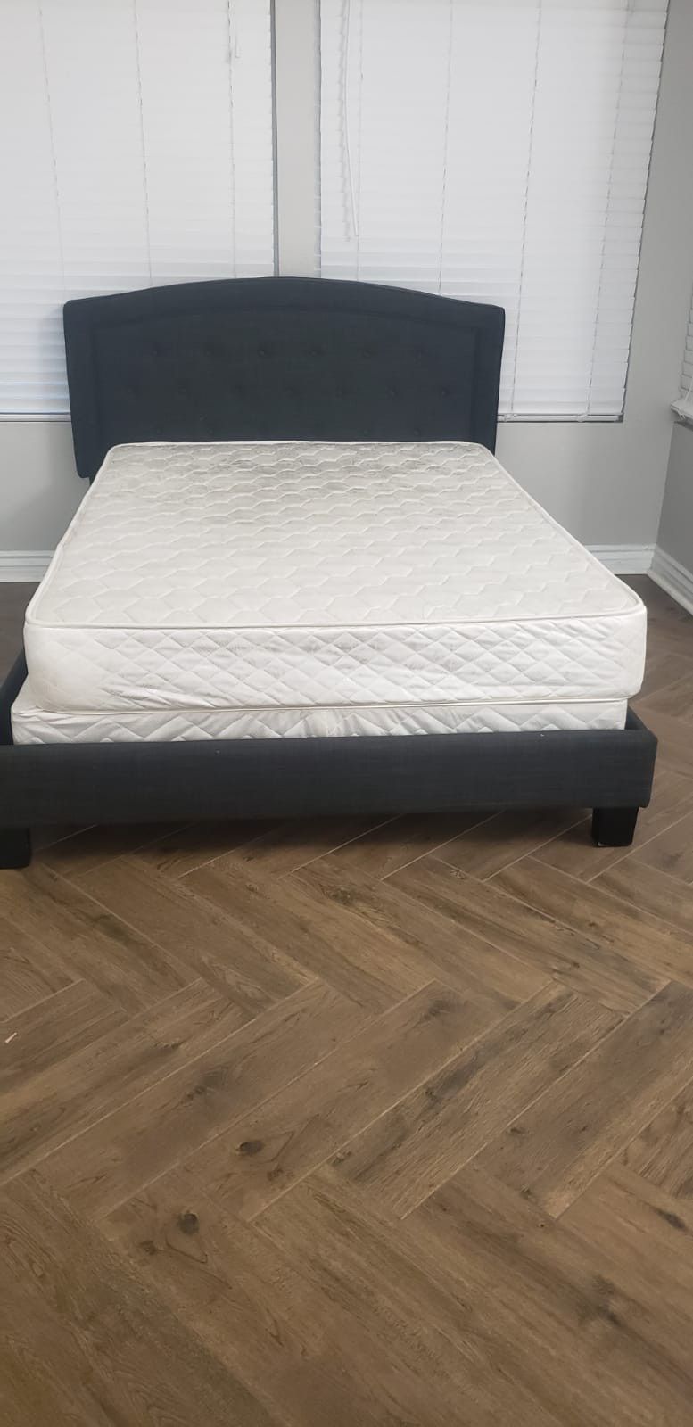 Full size bed with matress and box spring