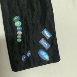 Top Quality Natural Opals And Moonstones