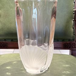 Gorham frosted shell  vase glass large  10" tall  new
