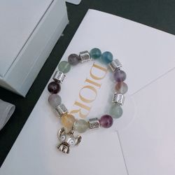 A classic versatile bracelet