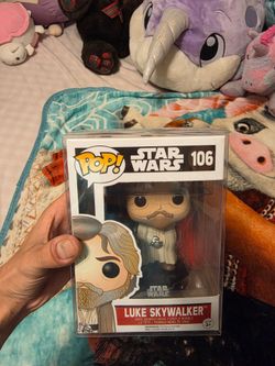 Luke Skywalker Star Wars Pop! FUNKO NIB Vinyl Figure NIP 106 The Force Awakens
with case